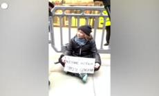 Greta Thunberg arrestata a Londra durante un raduno pro-Pal