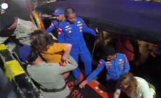 Imbarcazione turistica affonda in Indonesia, dispersa una famiglia spagnola