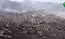 Etna, la colata lavica avanza fino a quota 1.420 metri