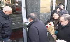 Crans-Montana, La Russa depone fiori al consolato svizzero