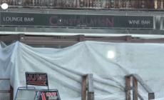 Crans-Montana, il bar Constellation coperto da teloni