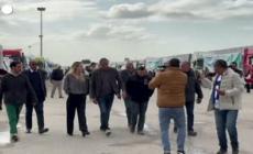 Angelina Jolie visita il valico di Rafah in Egitto, al confine con Gaza