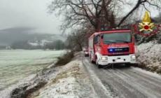Maltempo, allerta neve nelle Marche: oltre 100 interventi dei vigili del fuoco