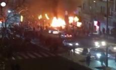 Tredicesimo giorno di proteste in Iran, ancora violenza per le strade