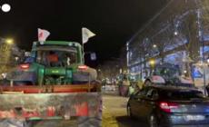 Contro l'accordo Mercosur, Parigi invasa da 350 trattori