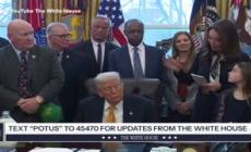 Casa bianca, Trump si addormenta ad una conferenza nello Studio ovale