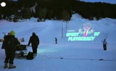 'Spirito della plutocrazia', sulle piste da sci di Davos la protesta satirica contro Trump