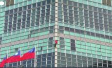 Il climber Alex Honnold scala il grattacielo Taipei 101 in free solo
