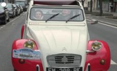 Parigi "invasa" da auto d'epoca (e non solo): ecco la 26esima Traversee de Paris