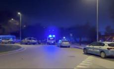 Milano, l'area dove ieri sera un agente ha ucciso un 28enne