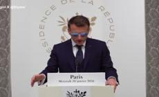 Macron parla in groenlandese e danese: "Noi al fianco della Danimarca"