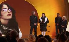 Grammy, Billie Eilish e Bad Bunny espliciti contro l'Ice. E piovono applausi