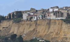 Biblioteca di Niscemi in bilico sul precipizio, recuperati 350 libri