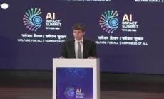 Altman: "Il mondo ha urgentemente bisogno di regolamentazione dell'AI"