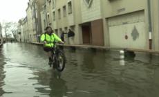 Maltempo in Francia, disagi ad Angers dopo lo straripamento del Maine