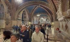 Assisi, dall'alba in coda per le spoglie di San Francesco
