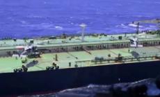 Gli Stati Uniti abbordano una petroliera nell'oceano Indiano