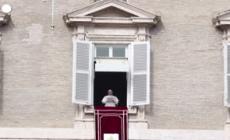 Il Papa: "Basta armi, fermare la spirale di violenza"