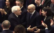I 150 anni del "Corriere", Mattarella lascia la Scala fra gli applausi