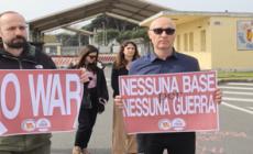 Iran, Pisa: protesta davanti alla base militare Usa di Camp Darby