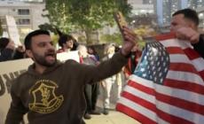 Tel Aviv, manifestanti pro e contro la guerra in Iran si fronteggiano