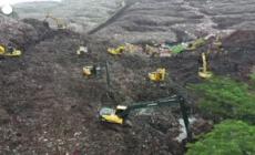 Crollo in una discarica in Indonesia, almeno 5 morti e 4 dispersi