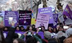 8 marzo, a Istanbul migliaia di donne manifestano sfidando le autorita'