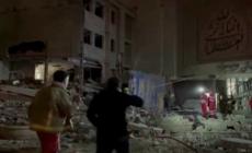 Teheran, proseguono senza sosta gli attacchi di Usa e Israele