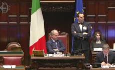 Schlein a Meloni: "Posi la clava, chi ci guarda merita uno spettacolo diverso"
