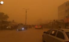 Una tempesta di sabbia si abbatte su Gaza, l'ennesimo dramma per gli sfollati palestinesi