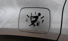 Rubano due carte benzina alla Pubblica assistenza a Sanremo e fanno 6mila euro di gasolio 