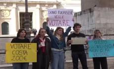 Referendum, sit-in di fuorisede a Montecitorio per il diritto al voto