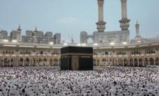 La Mecca, fine Ramadan: i fedeli alle preghiere dell'Eid