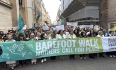 Roma, madri palestinesi e israeliane a piedi nudi per la pace