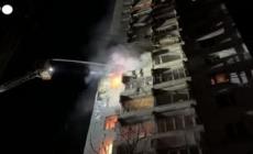 Ucraina, raid russo su un condominio a Zaporizhzhia: un morto e nove feriti