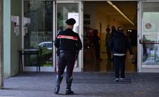 Professoressa accoltellata a Bergamo: lo studente ha filmato l'aggressione 