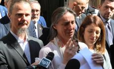 Catherine in lacrime, vogliamo tornare a essere di nuovo una famiglia