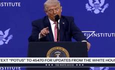 Trump: "Bin Salman? Non pensava che avrebbe dovuto baciarmi il cu..."