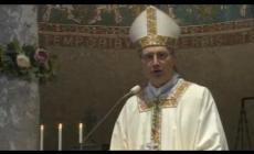 Vescovo Trieste chiede la pace nella messa di Pasqua