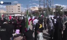 Una catena umana di civili iraniani intorno alla centrale di Semnan