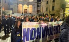 Ucciso davanti al figlio, in migliaia alla fiaccolata a Massa