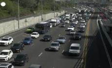 Tel Aviv si ferma per rendere omaggio alle vittime della Shoah