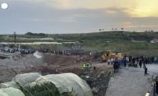 Tregua in Libano, l'esodo degli sfollati attraverso un ponte distrutto