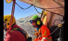 Precipita in un canalone in Friuli mentre lavora nel bosco e muore