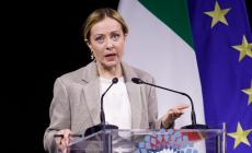 Meloni, dopo la foto con Squarta indicato come mio padre siamo al cabaret