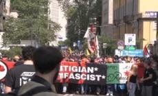 Milano, tensioni al corteo contro il raduno dei Patrioti: idranti e lacrimogeni sui manifestanti