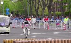 Robot e umani in gara alla mezza maratona di Pechino