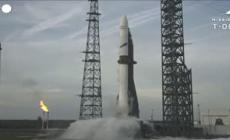 Compagnia spaziale di Bezos Blue Origin lancia il razzo New Glenn