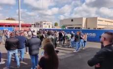 Calcio: tifosi incitano Lazio in partenza per Bergamo