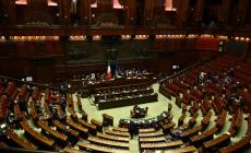 L'opposizione 'occupa' banchi governo in Aula durante l'esame del decreto sicurezza